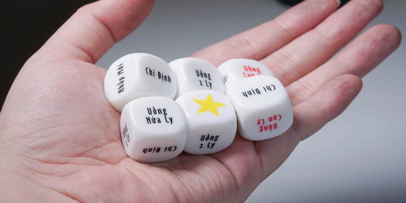 Cách chơi xí ngầu uống rượu thú vị Cách chơi xí ngầu uống rượu thú vị